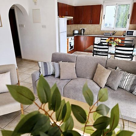The Brightstay Paphos, 2 Bed Apt, Paphos Riviera, Universal 외부 사진